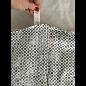 Woman’s Lululemon Wrap Scarf